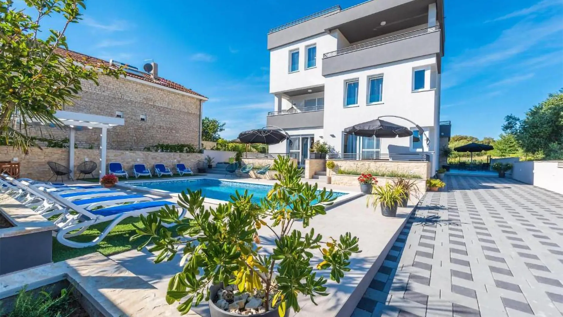 Gorgeous Apartment In Bibinje With Wifi 0*,