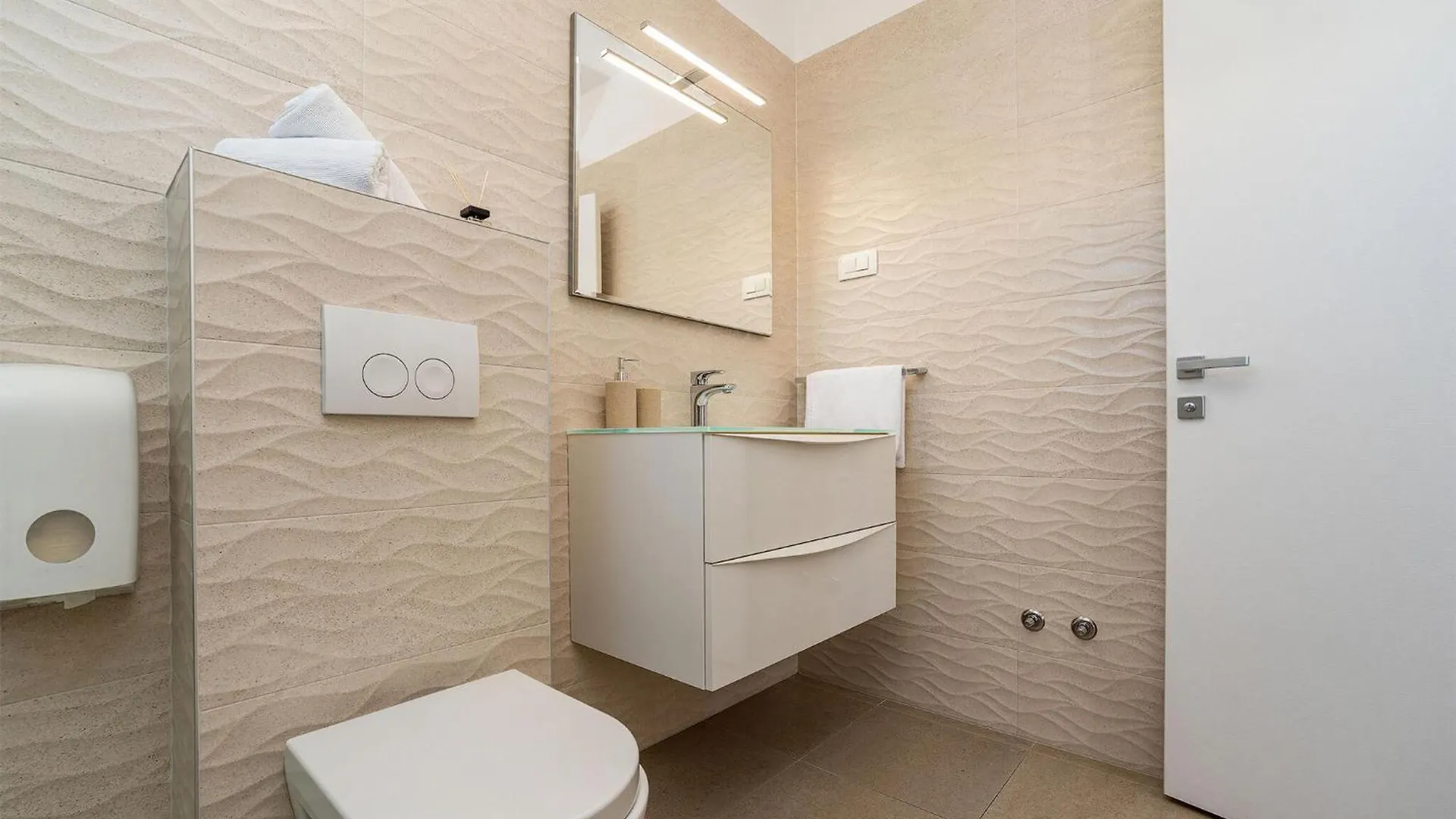 Gorgeous Apartment In Bibinje With Wifi 0*,